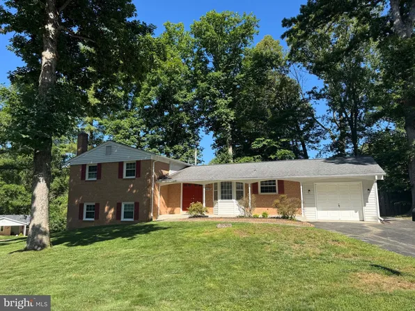 6608 Grey Fox Dr, Springfield, VA 22152