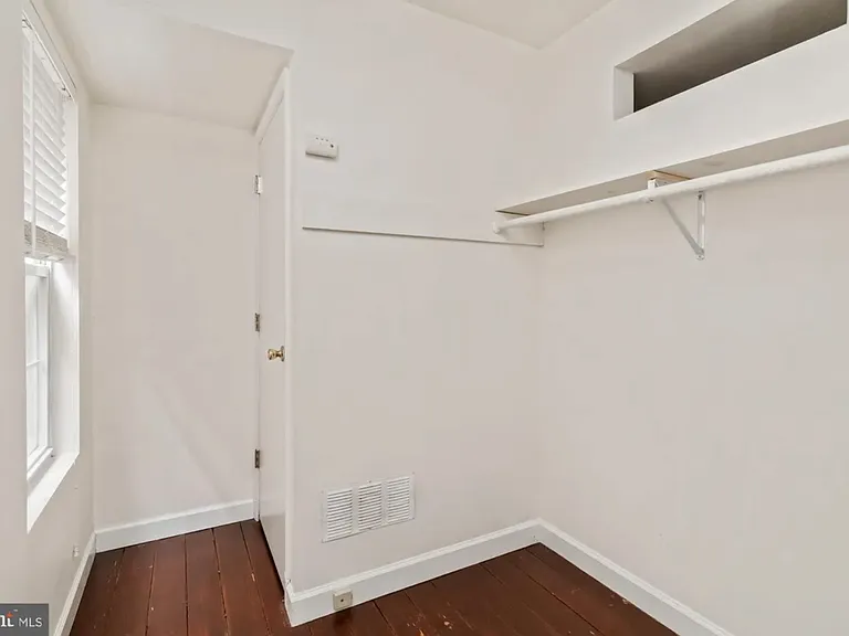 1122 William St — Photo 18