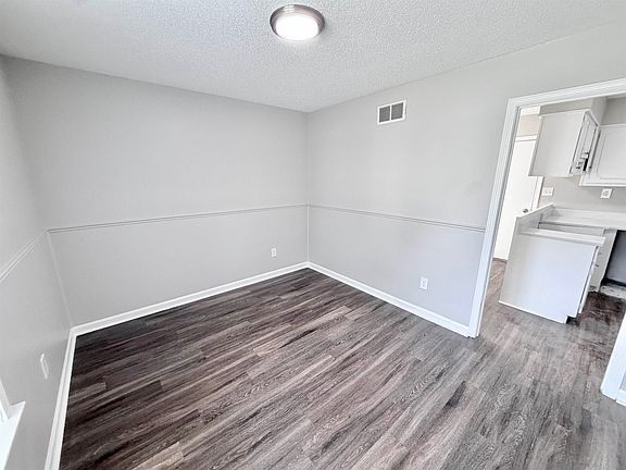 5th image of 6042 Whisper Valley Dr