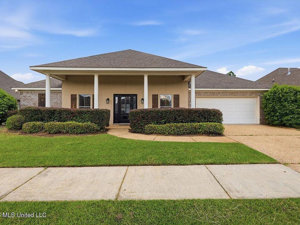 1st image of 146 Tradition Pkwy