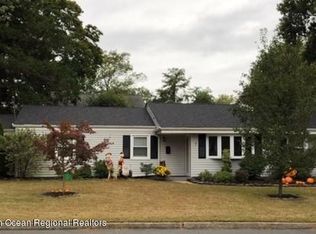 7 Cherry Tree Ln, Middletown, NJ 07748