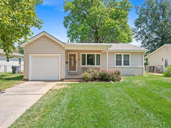 328 Stearns Ave, Haysville, KS 67060