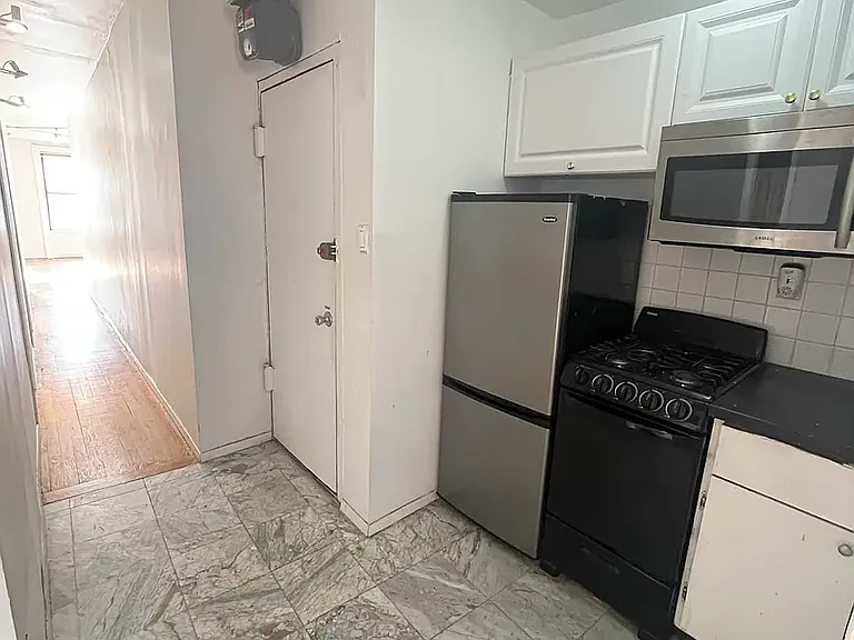 451 W 46th St #3A — Photo 13