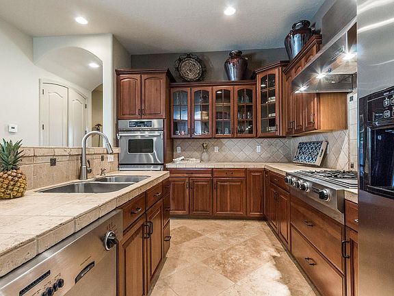 5th image of 14386 W Cypress St