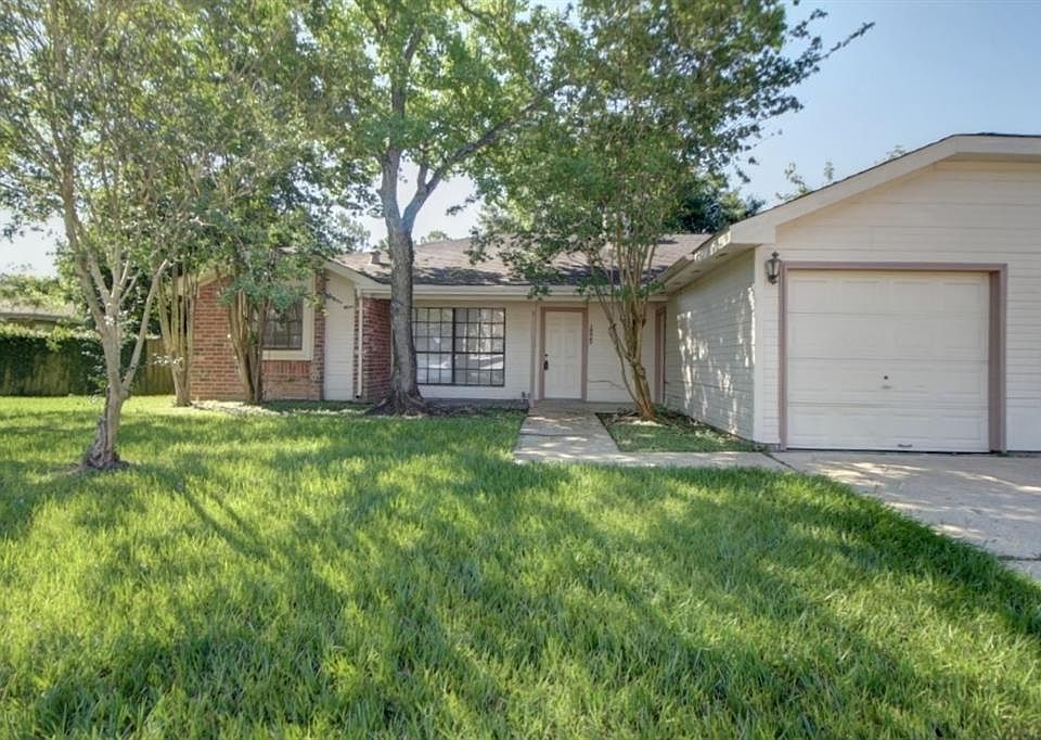 1st image of 10027 Emerald Creek Dr
