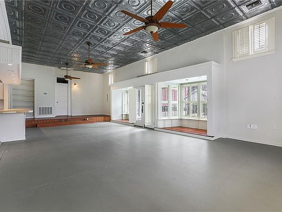 3rd image of 600-14 Seguin St