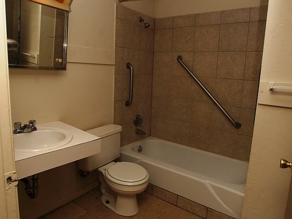 3rd image of 6518 Boyd St APT 18