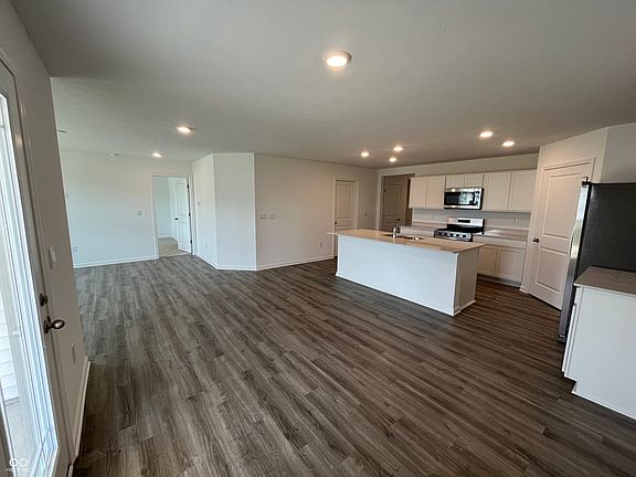 4th image of 3334 Godby Dr