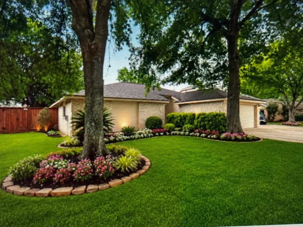 12511 Ravens Mate Dr, Cypress, TX 77429