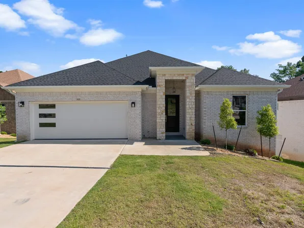 7925 Kanis Pines Dr, Little Rock, AR 72204