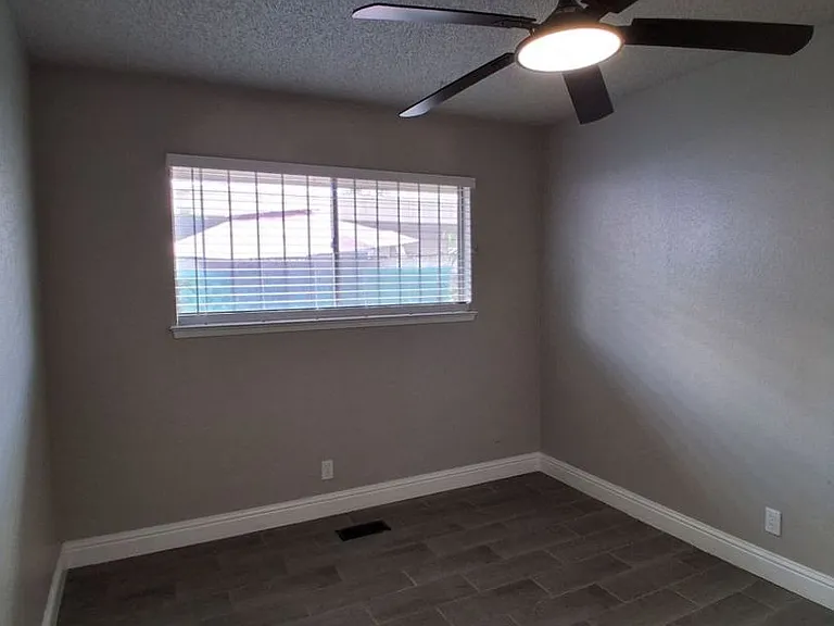 1230-1234 N. College Ave — Photo 12