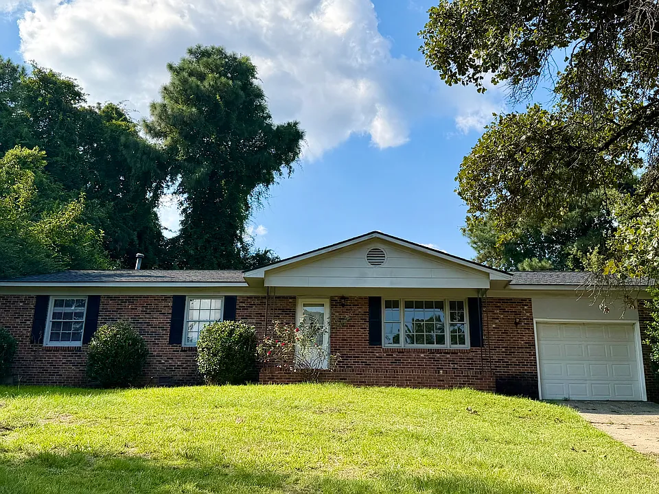 924 Carnegie Dr