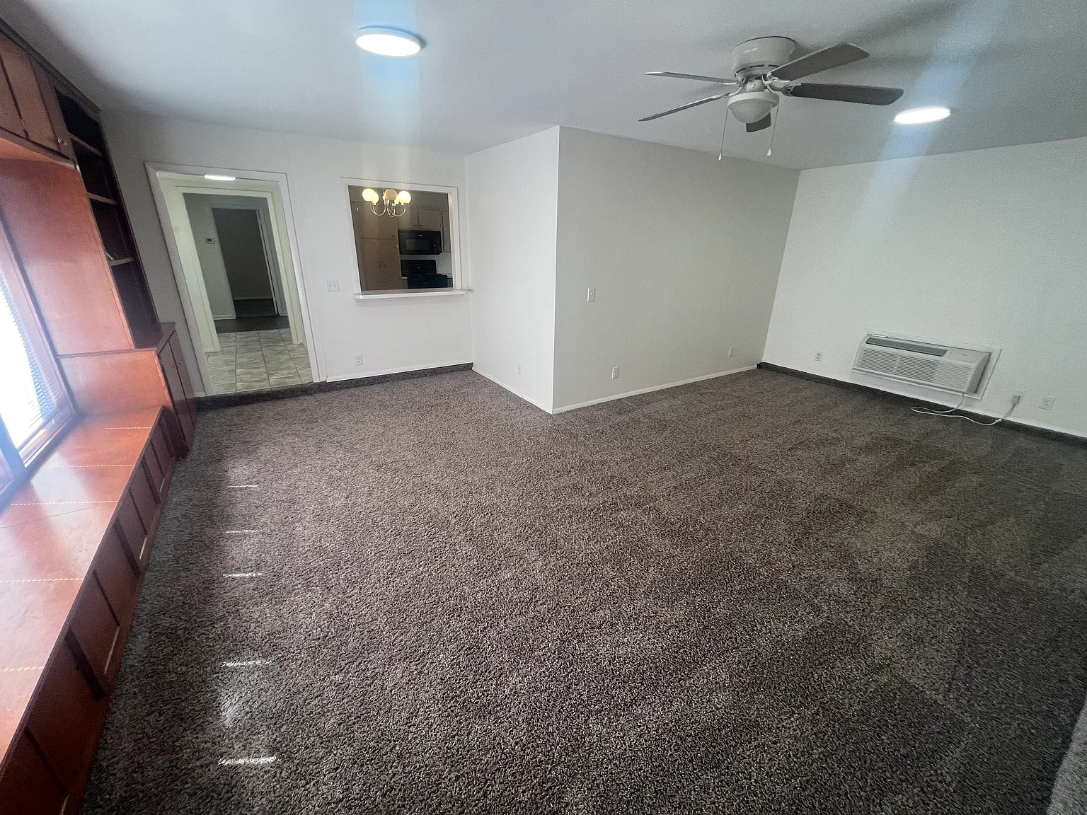 3 bed, 1800 sqft, $1,800 — Photo 2