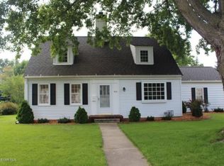 816-10 1/2 St SW, Rochester, MN 55902