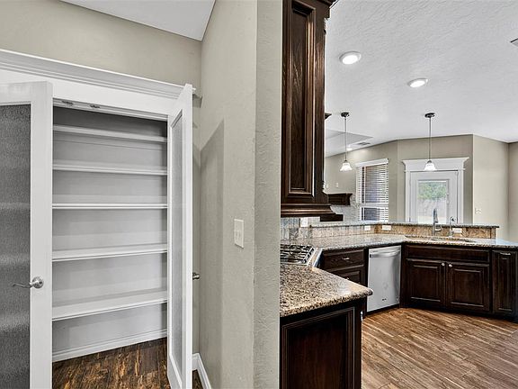 5th image of 1219 Baybrook Dr