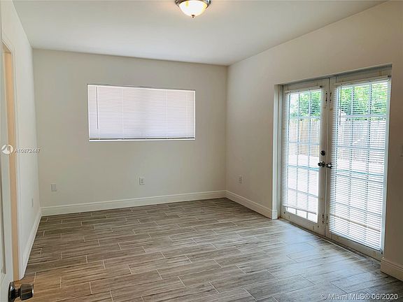 3rd image of 2101 NE 51st Ct #A
