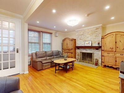 336 Burns St, Forest Hills Gardens, NY, 11375