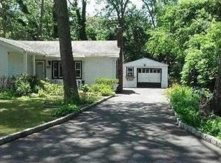 22 Travis Rd, East Patchogue, NY 11772