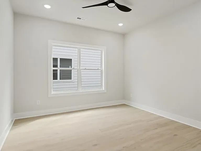 344 S Walnut Ave — Photo 21