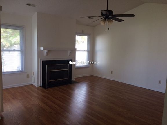 3rd image of 118D W Victoria Ct
