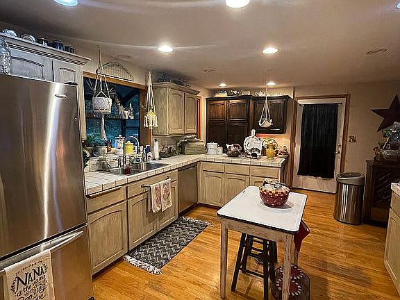 Main level kitchen 