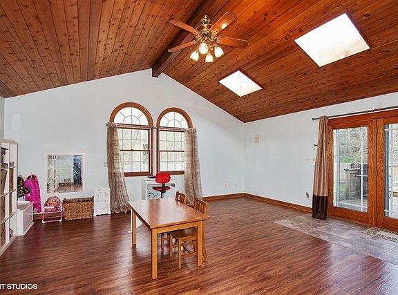 3rd image of 1301 Woodland Ct