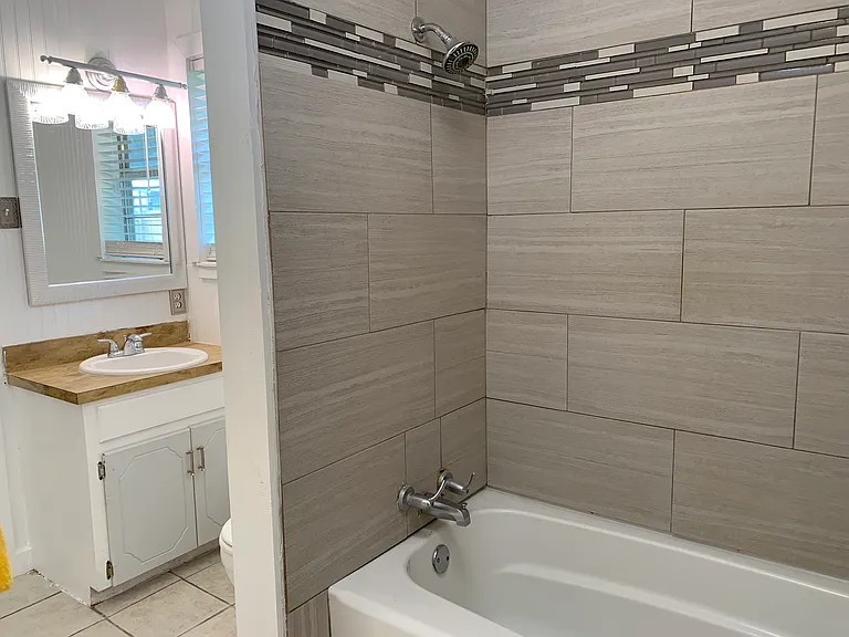 106 5th St SW #1 — Photo 5