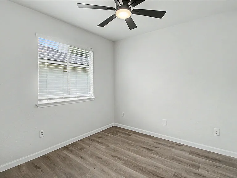 15303 Faircrest Ct — Photo 13