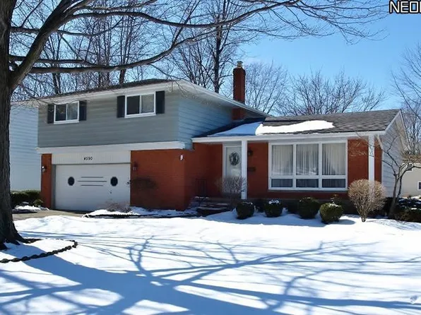 4590 Ashbury Park Dr, North Olmsted, OH 44070