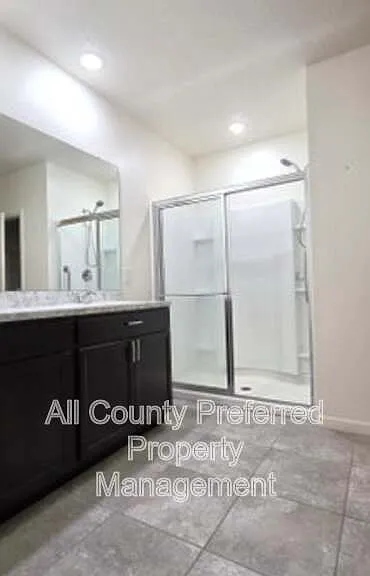242 Guinevere Dr SW — Photo 10