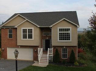 151 Valley View Ave, Mount Sidney, VA 24467