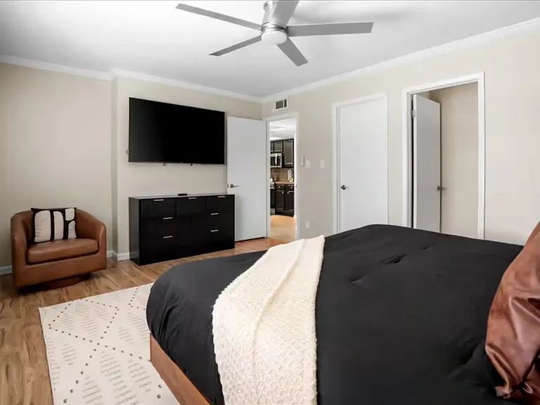 7520 S Forest Ave — Photo 17