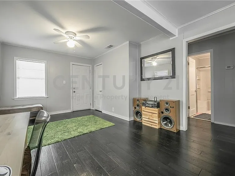 206 Renfro St — Photo 6