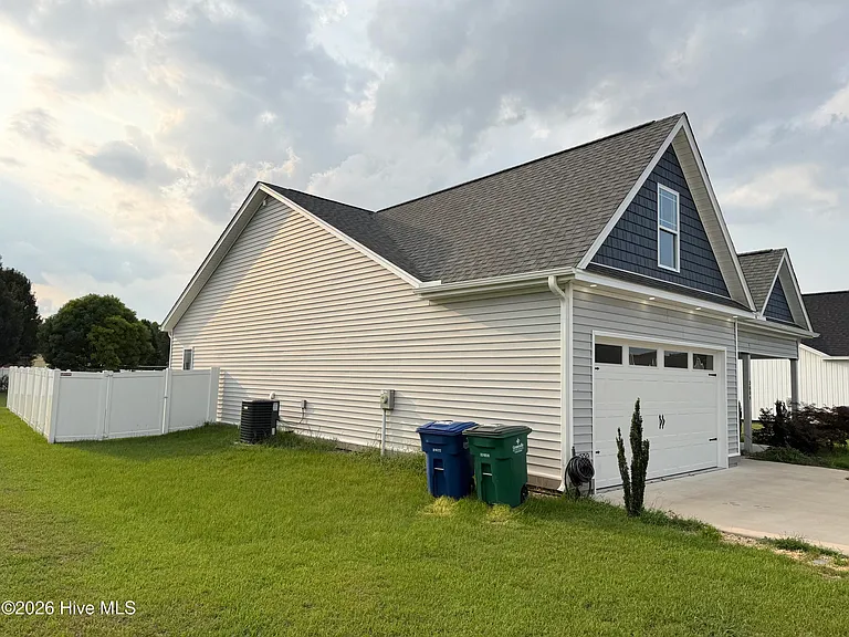 3804 Belfair Dr — Photo 4