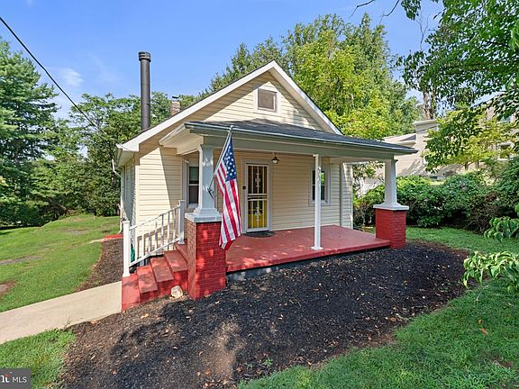 2nd image of 2210 Pleasant View Ave