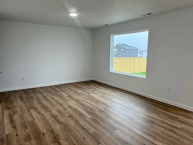 3 bed, 1375 sqft, $1,650 — Photo 3