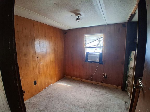 3rd image of 50 Short St #Oc-32