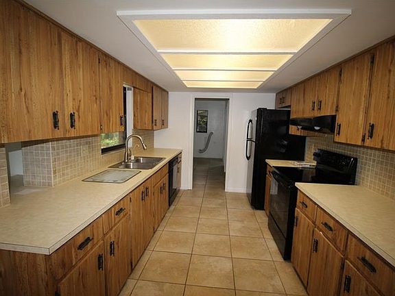 4th image of 632 S Christiana Ave