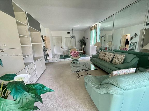 5th image of 4400 Hillcrest Dr APT 101B