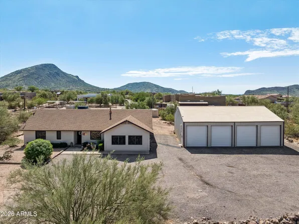 2015 E CIRCLE MOUNTAIN Road, New River, AZ 85087