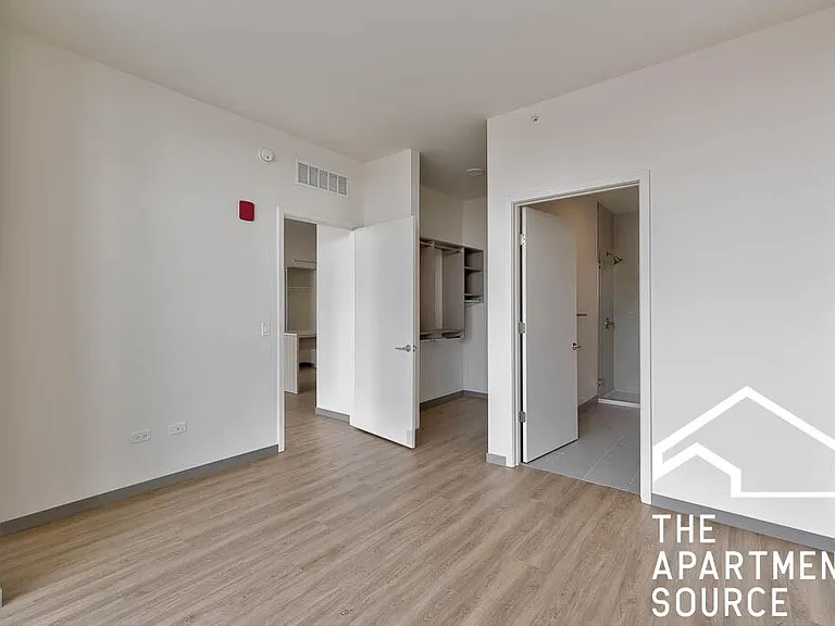 513 S Damen Ave — Photo 14