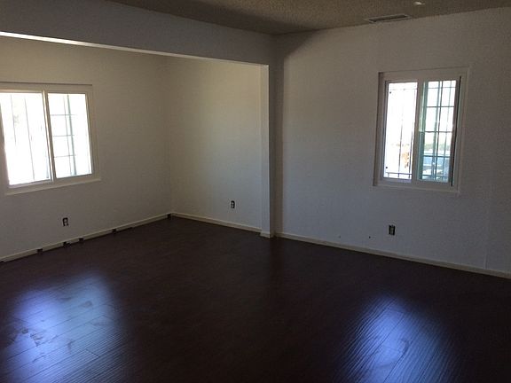More of the living & dining rooms