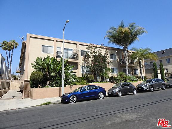 3rd image of 1541 N Formosa Ave