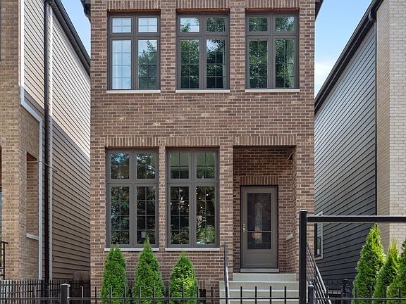 2nd image of 3409 S Calumet Ave