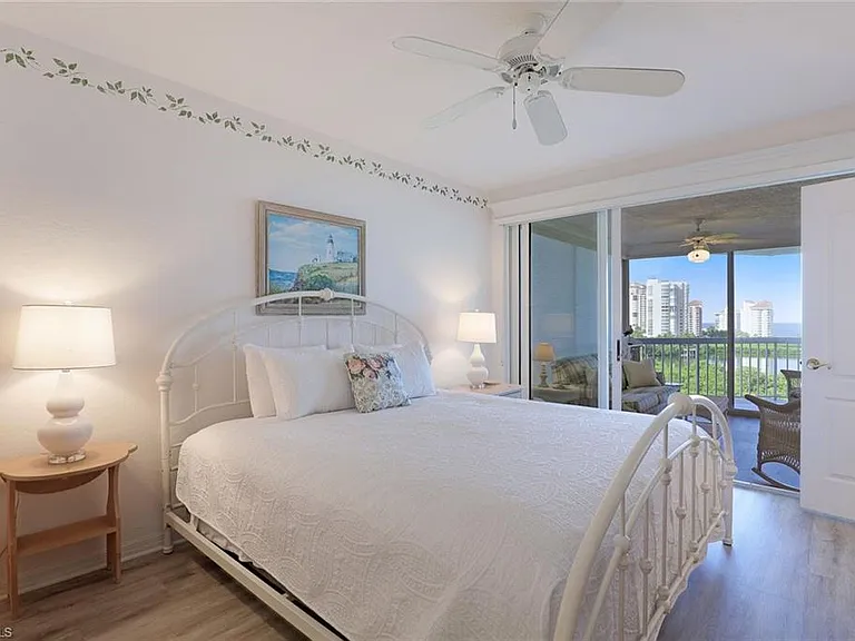 5501 Heron Point Dr #702 — Photo 14