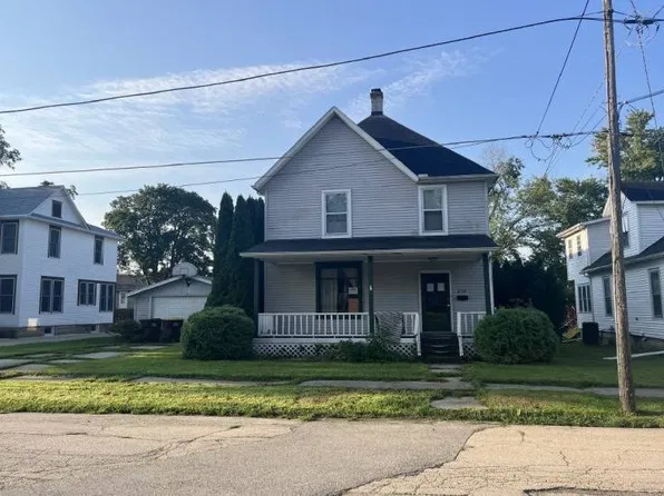 835 W Homer St, Freeport, IL 61032