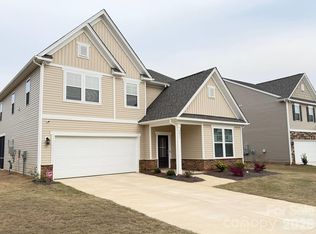 4011 Vista Pine Dr, Charlotte, NC 28215