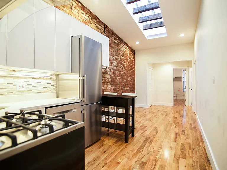 583 Meeker Ave #3L — Photo 6