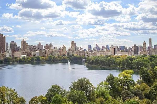 Sold by Sotheby's International Realty | media 13