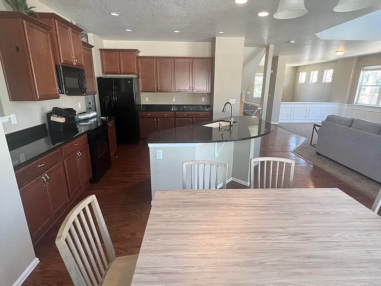 2200 Winding Dr #2 — Photo 6